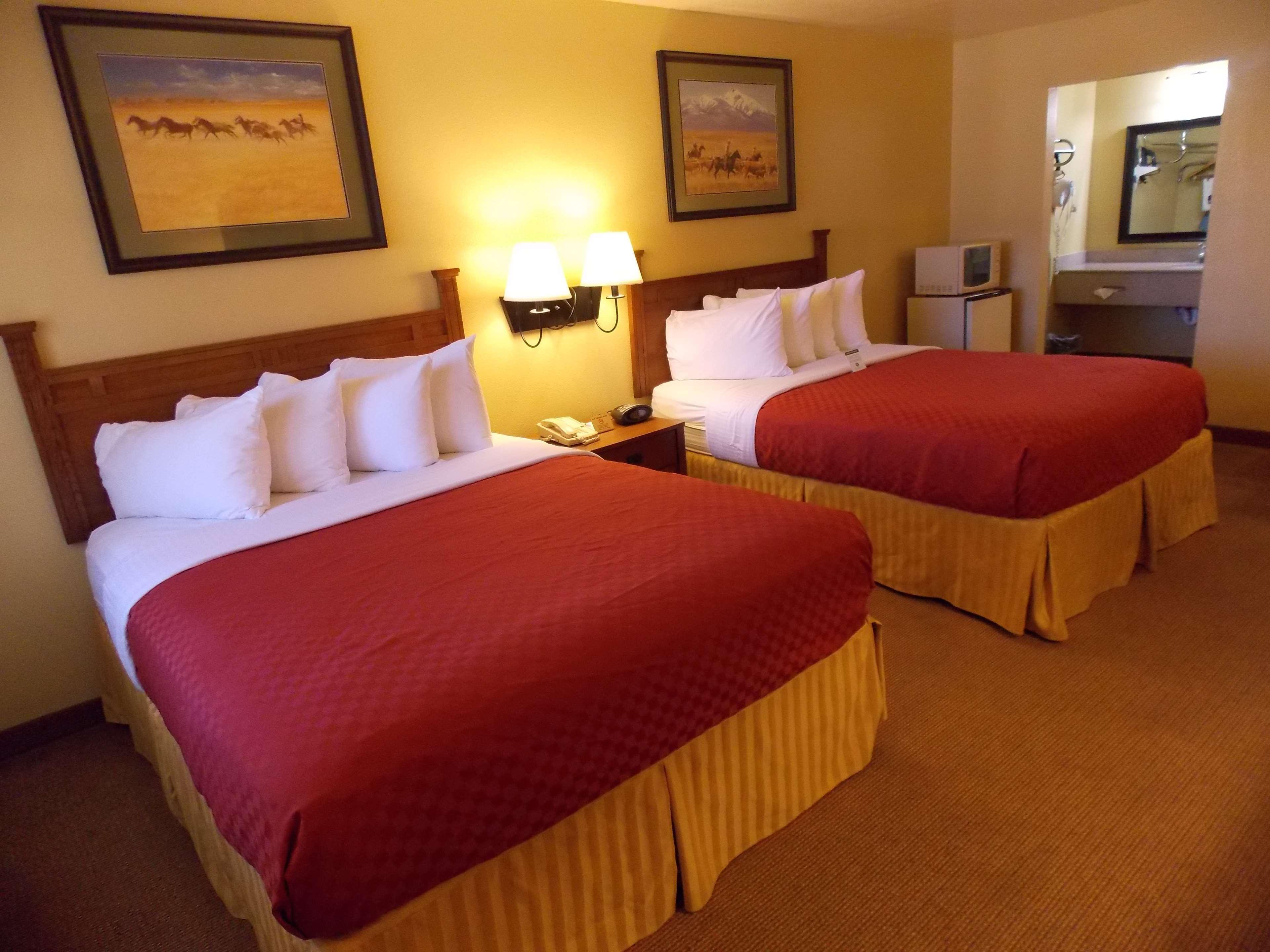 Best Western Executive Inn Hallettsville Экстерьер фото