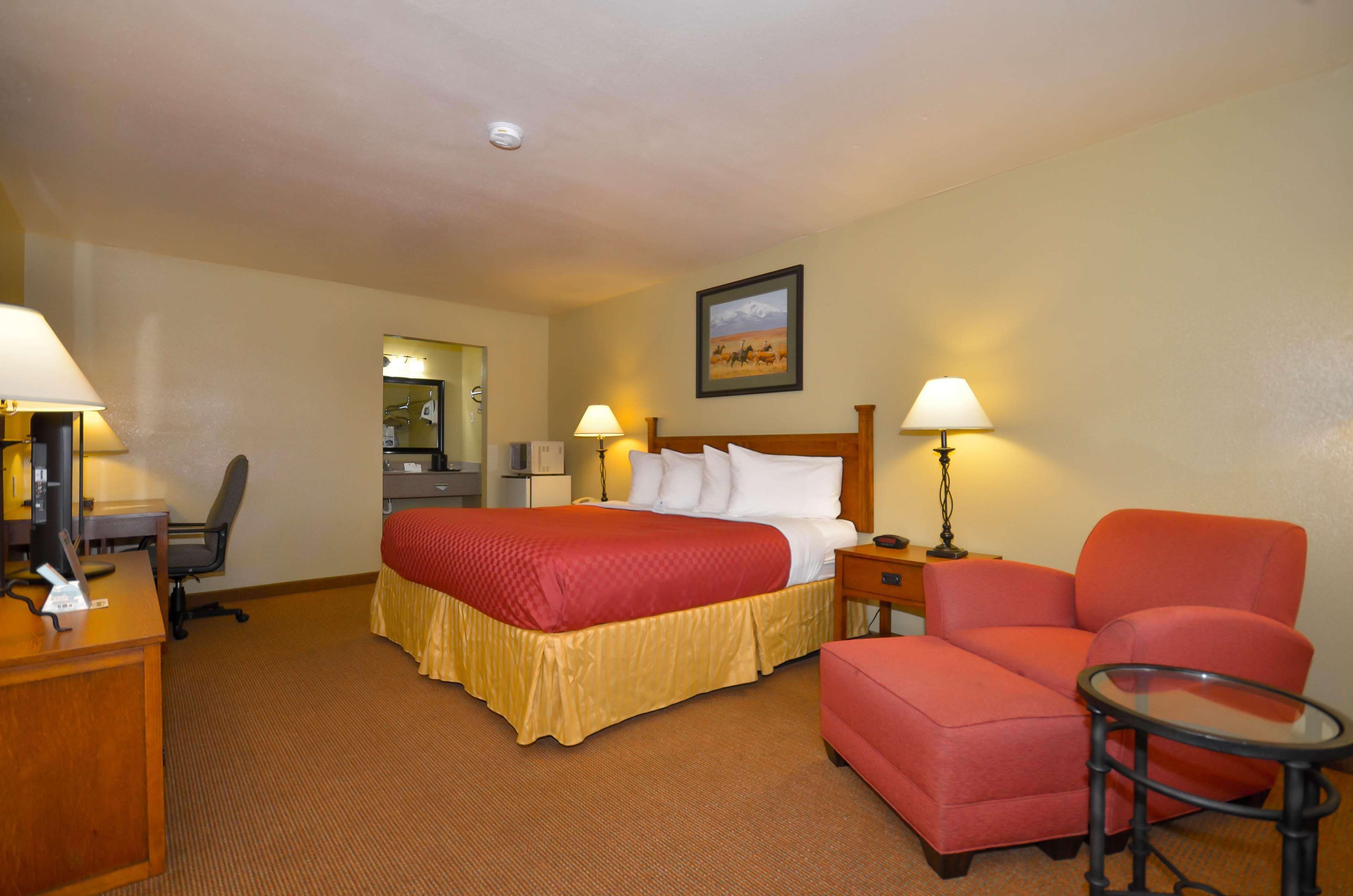 Best Western Executive Inn Hallettsville Экстерьер фото