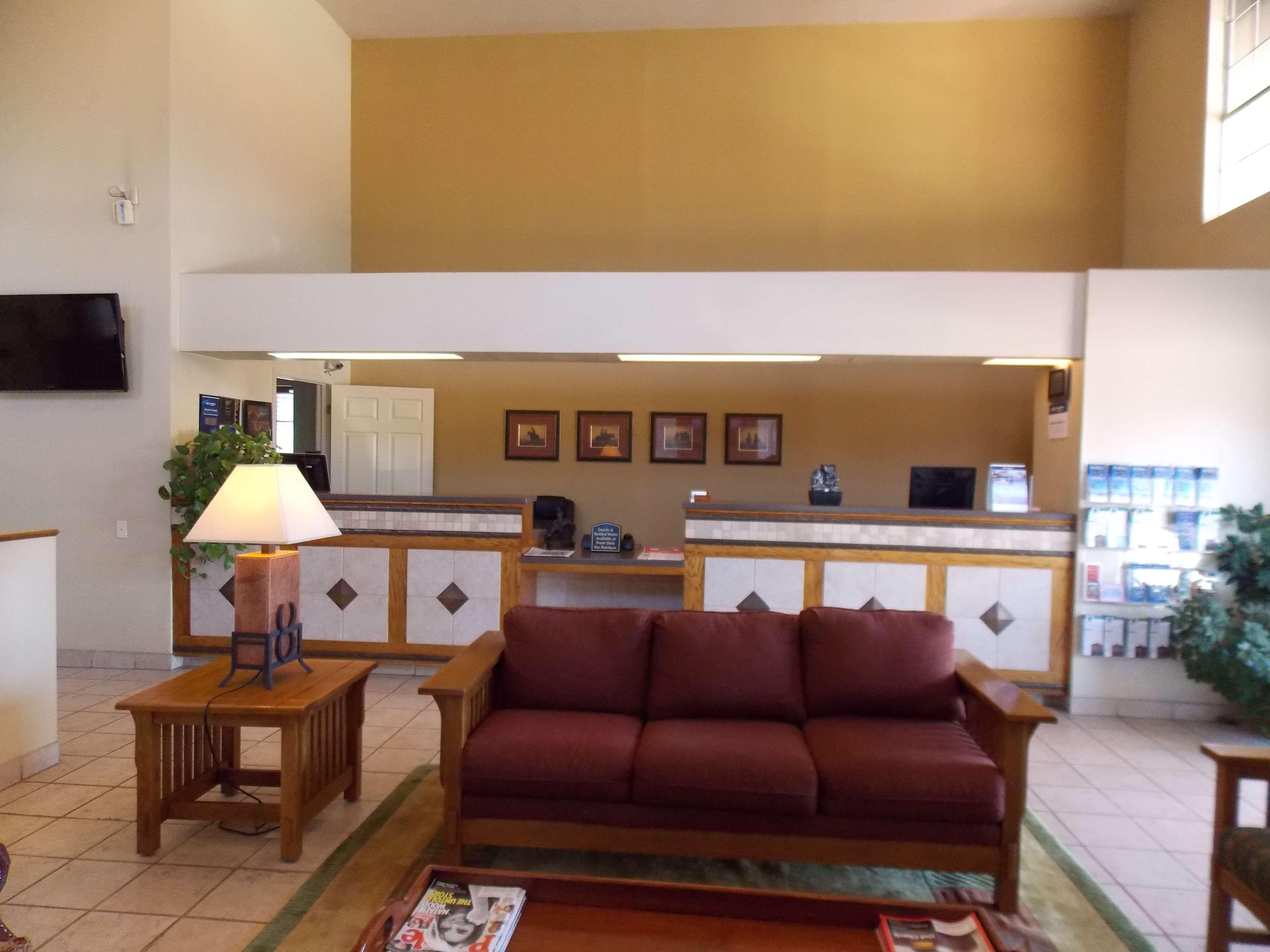 Best Western Executive Inn Hallettsville Экстерьер фото