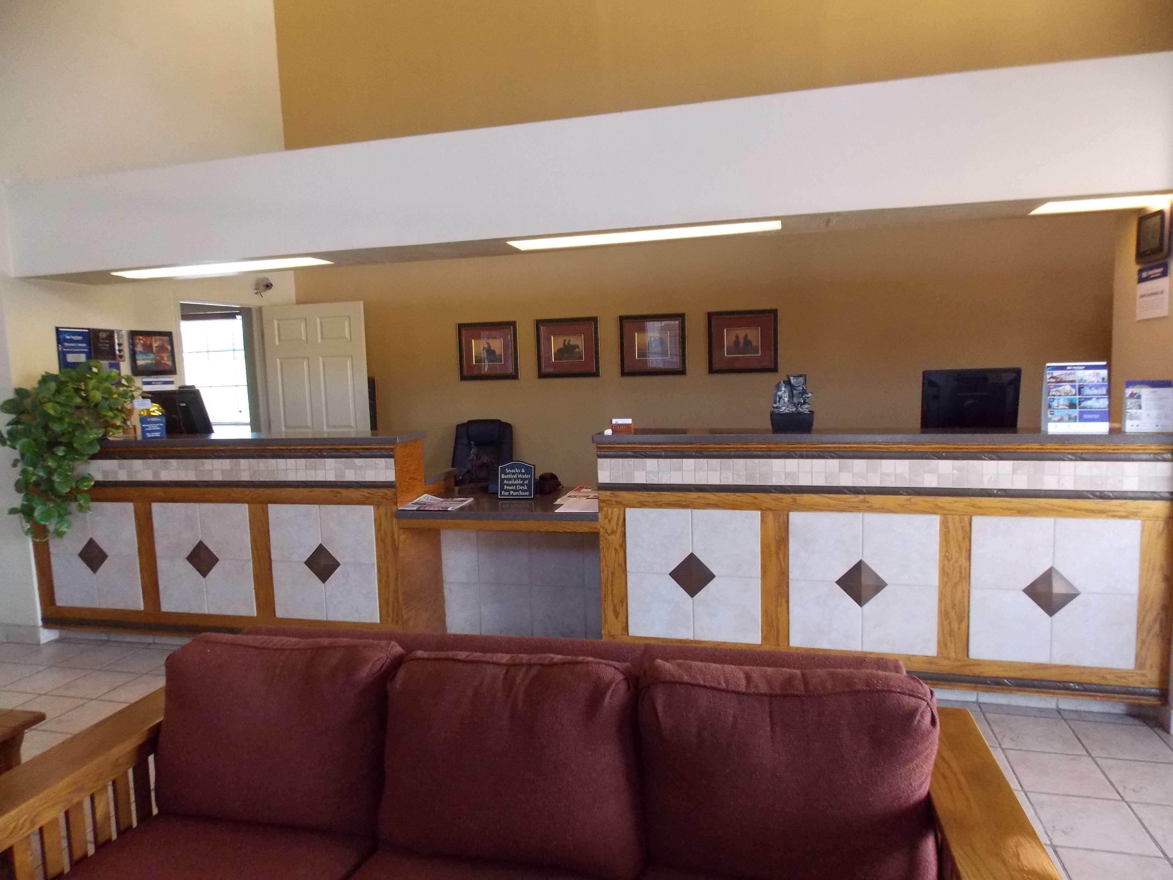 Best Western Executive Inn Hallettsville Экстерьер фото