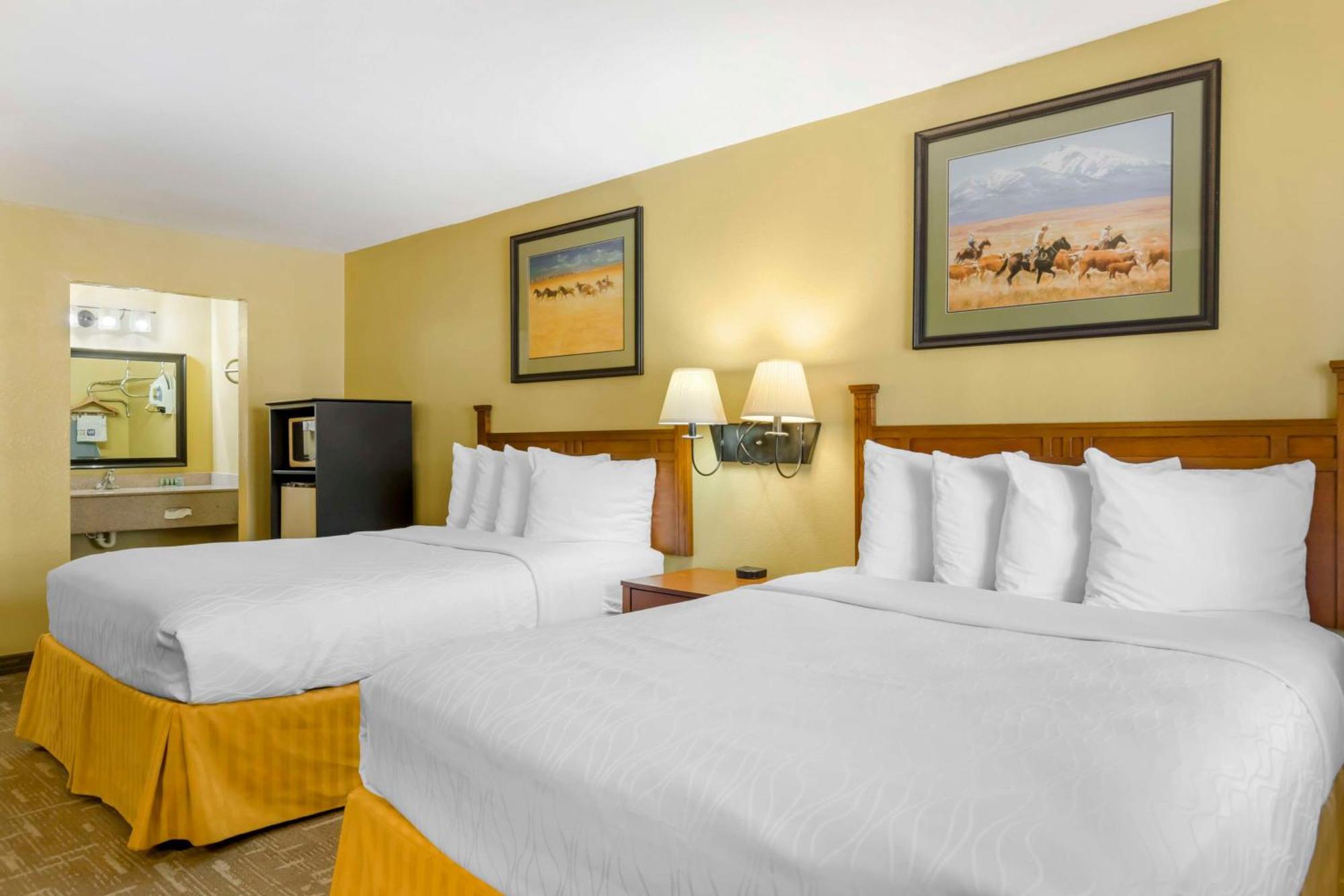 Best Western Executive Inn Hallettsville Экстерьер фото