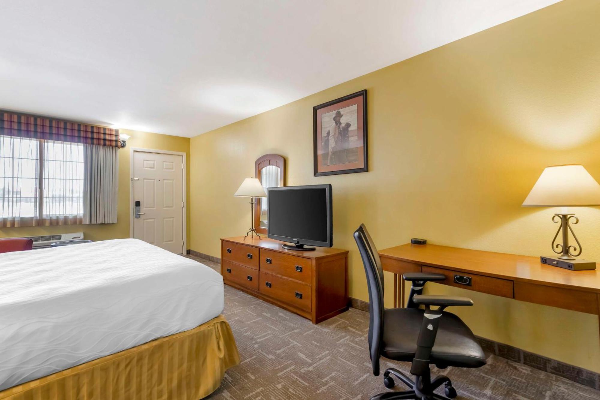 Best Western Executive Inn Hallettsville Экстерьер фото