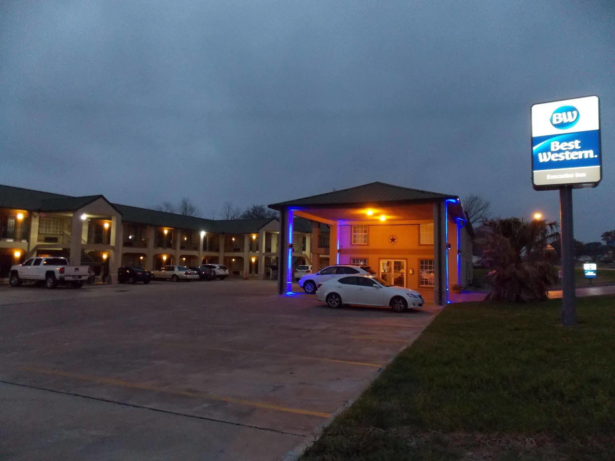 Best Western Executive Inn Hallettsville Экстерьер фото